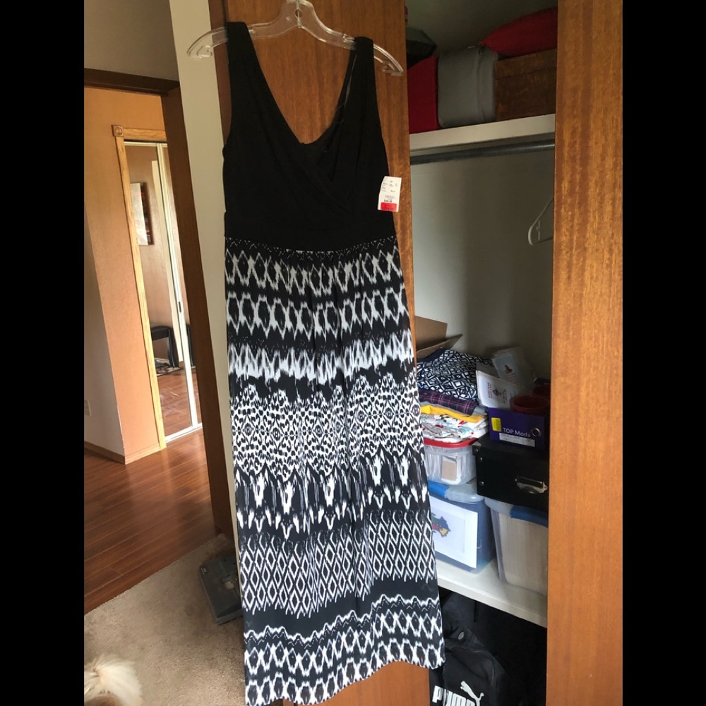 🎁3/$30 Connected Apparel Lined Maxi dress